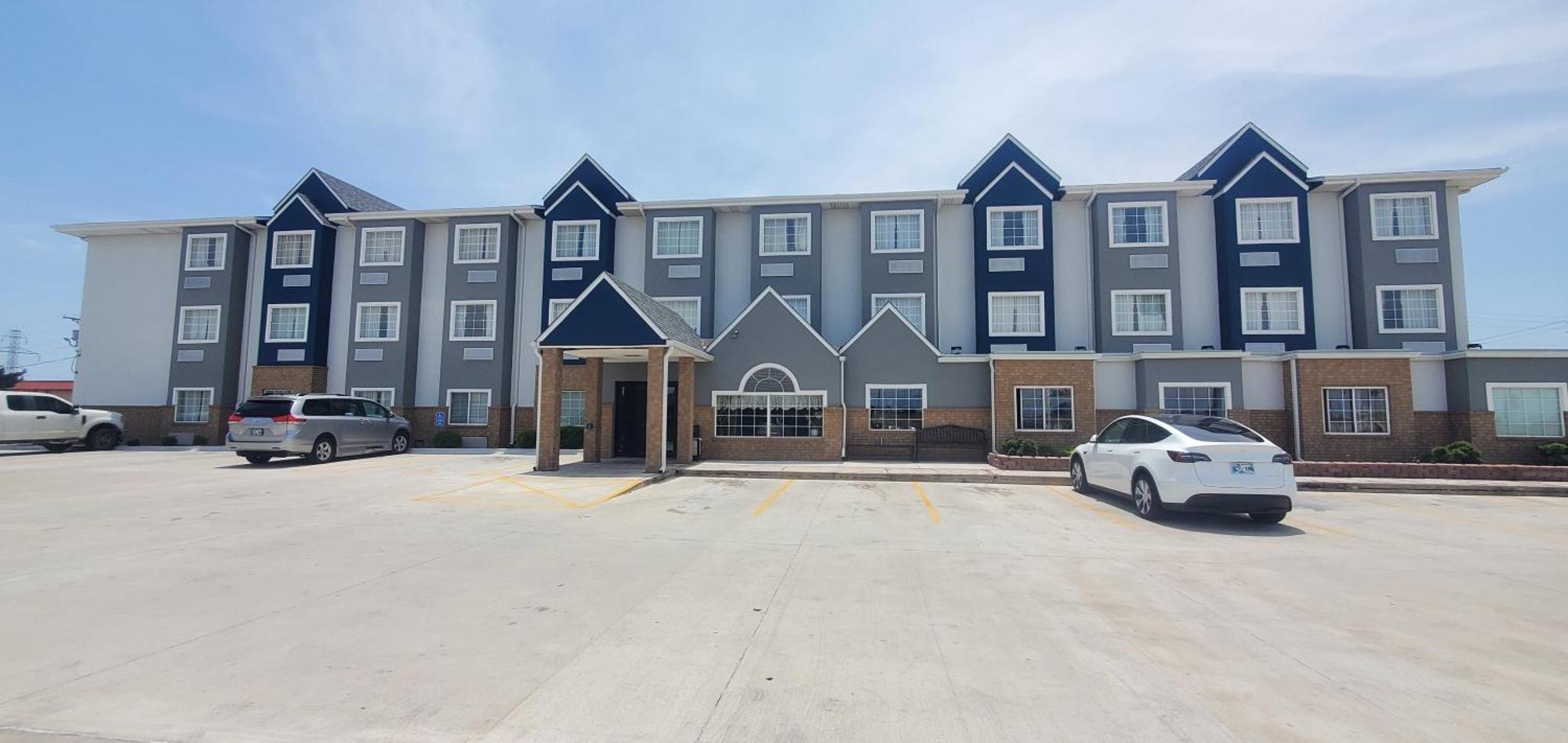 Microtel Inn & Suites By Wyndham Oklahoma City Airport Bethany Exterior foto